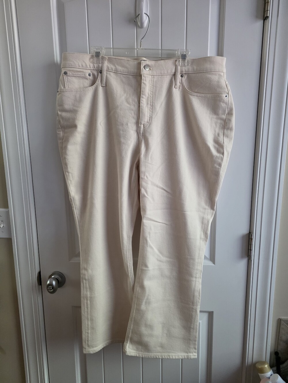 J. Crew Light Cream Straight-Leg Jeans Plus Size 35 - Mid Rise Crop